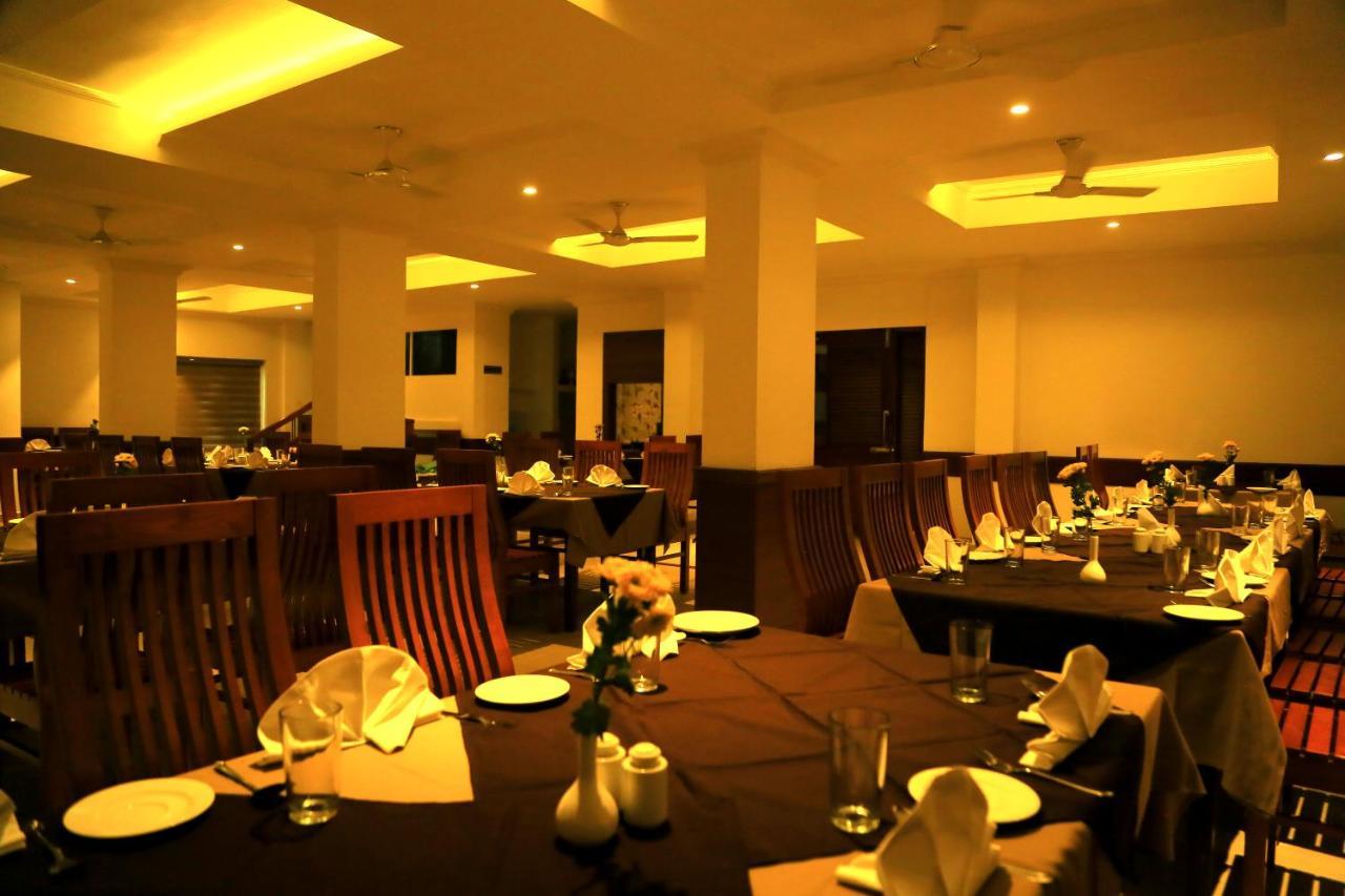 Hotel Victoria International Kattappana Buitenkant foto