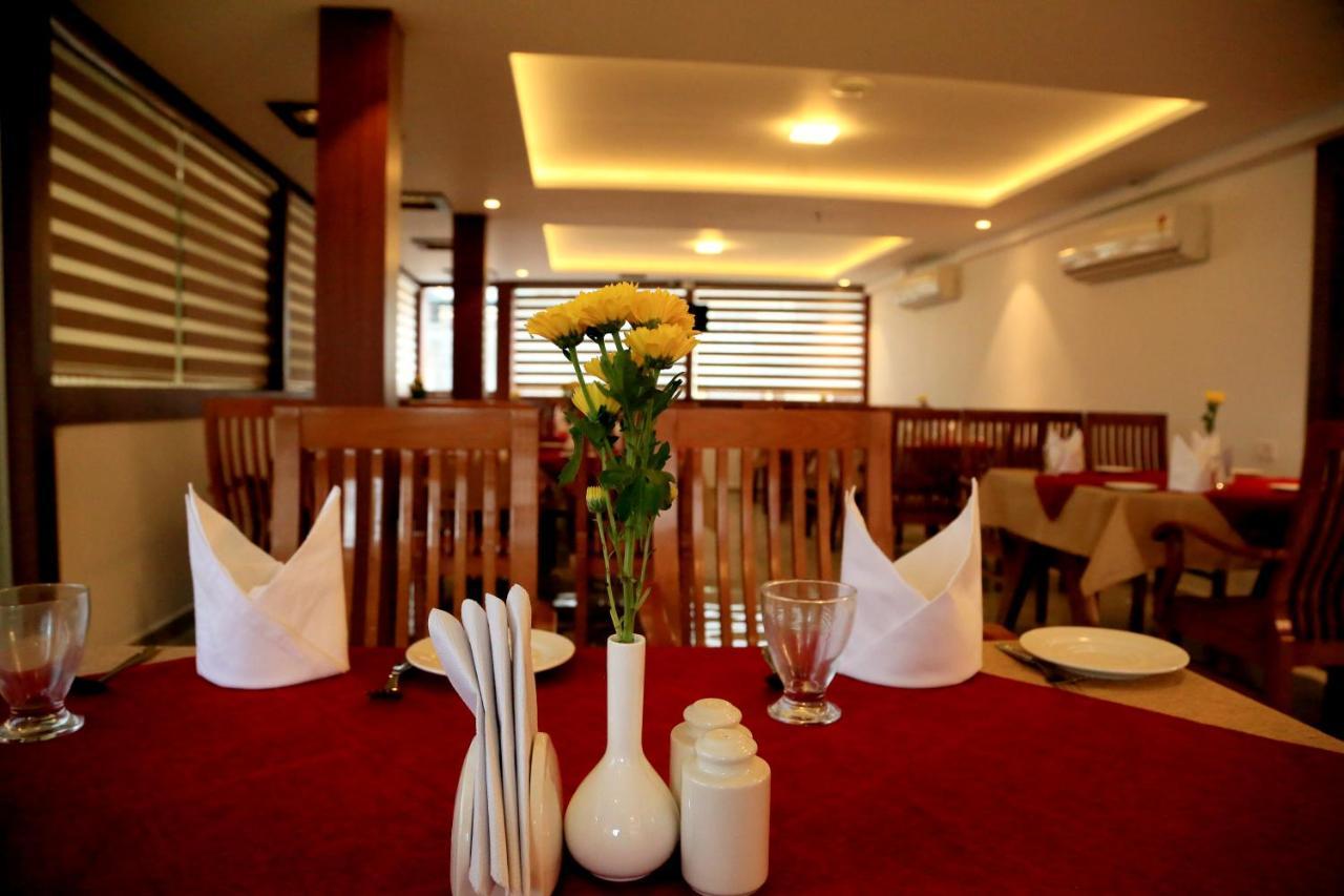 Hotel Victoria International Kattappana Buitenkant foto