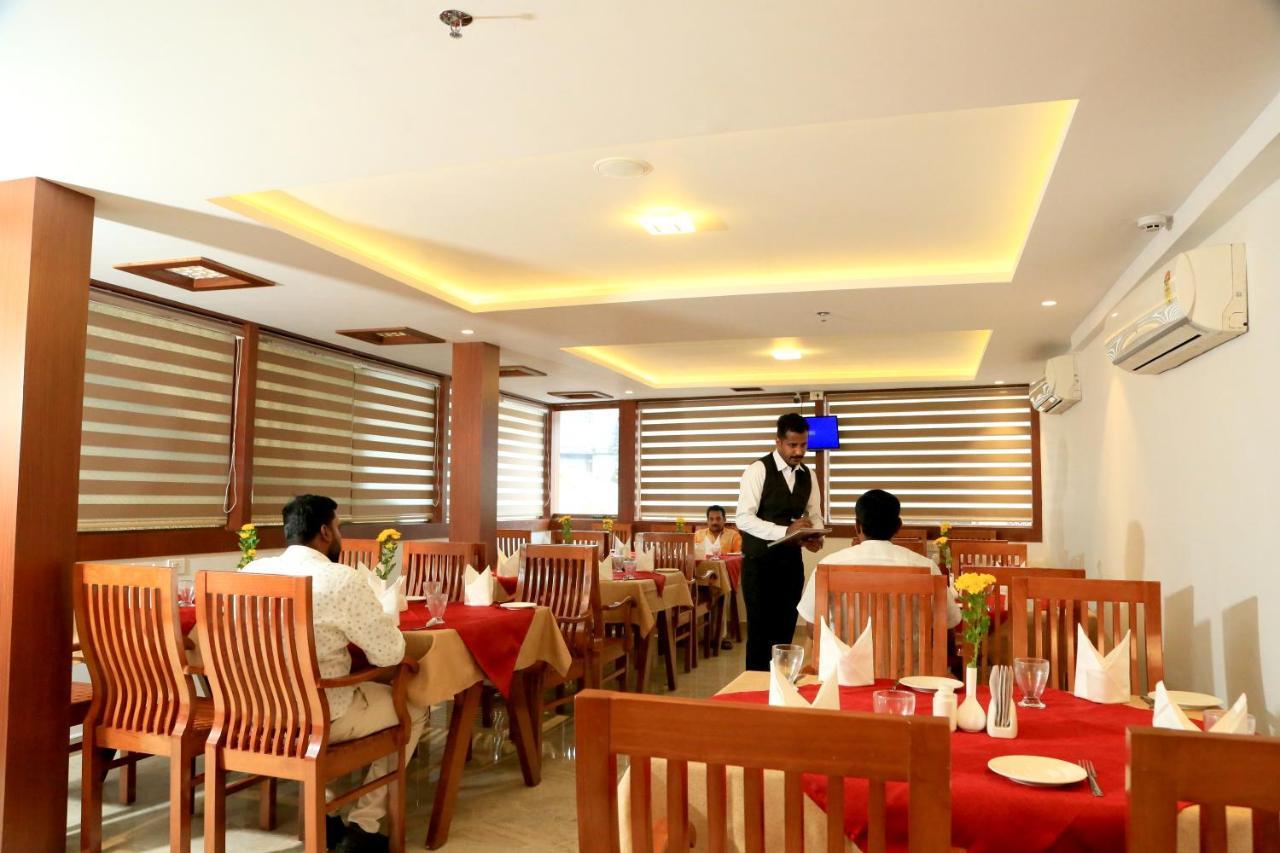 Hotel Victoria International Kattappana Buitenkant foto