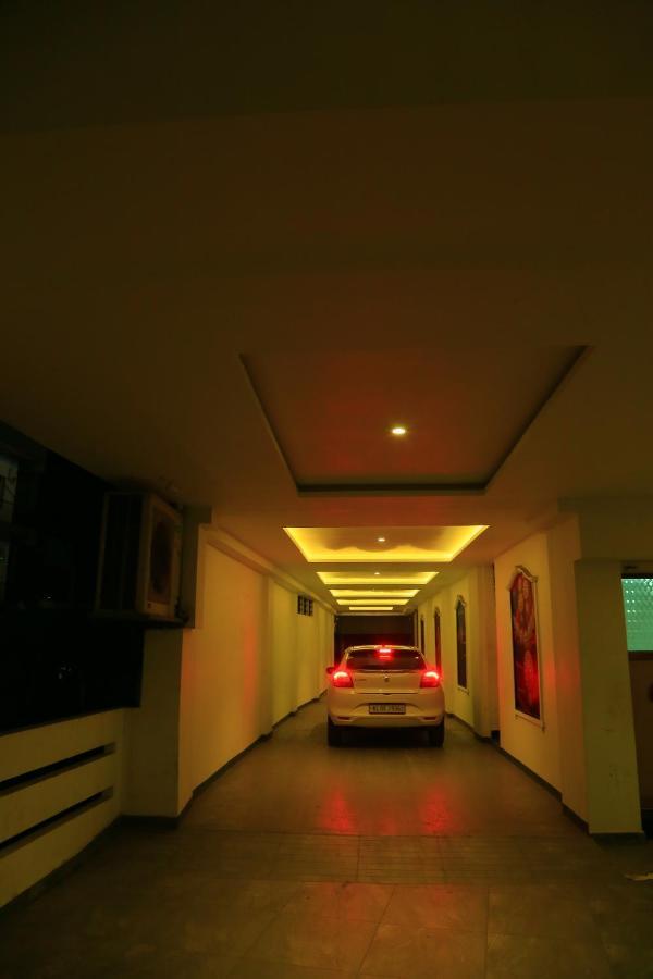 Hotel Victoria International Kattappana Buitenkant foto